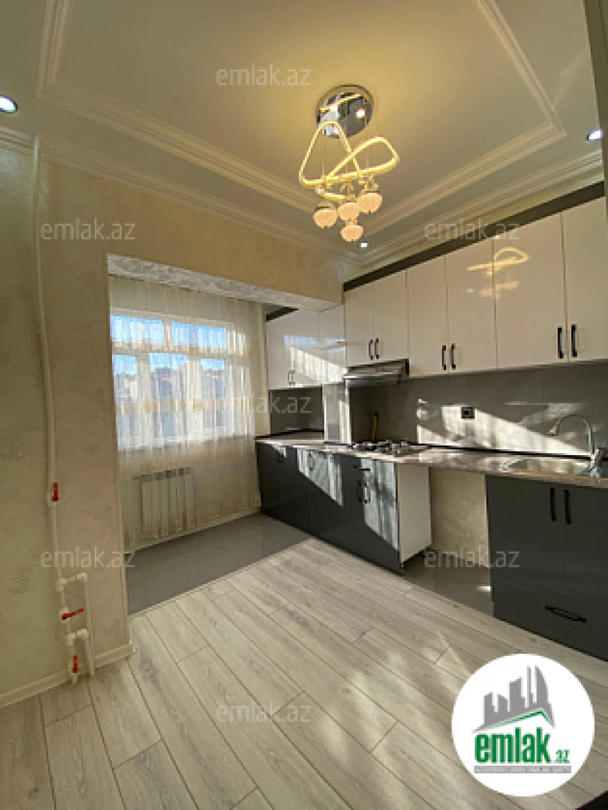 Satılır 2 otaqlı köhnə tikili 45 m²