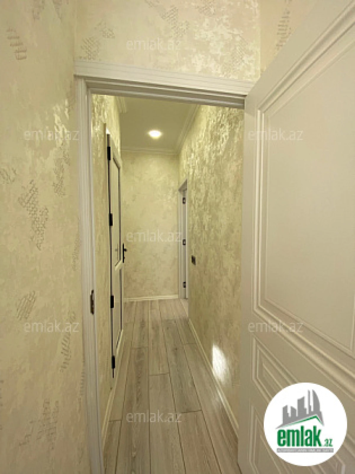 Satılır 2 otaqlı köhnə tikili 45 m²