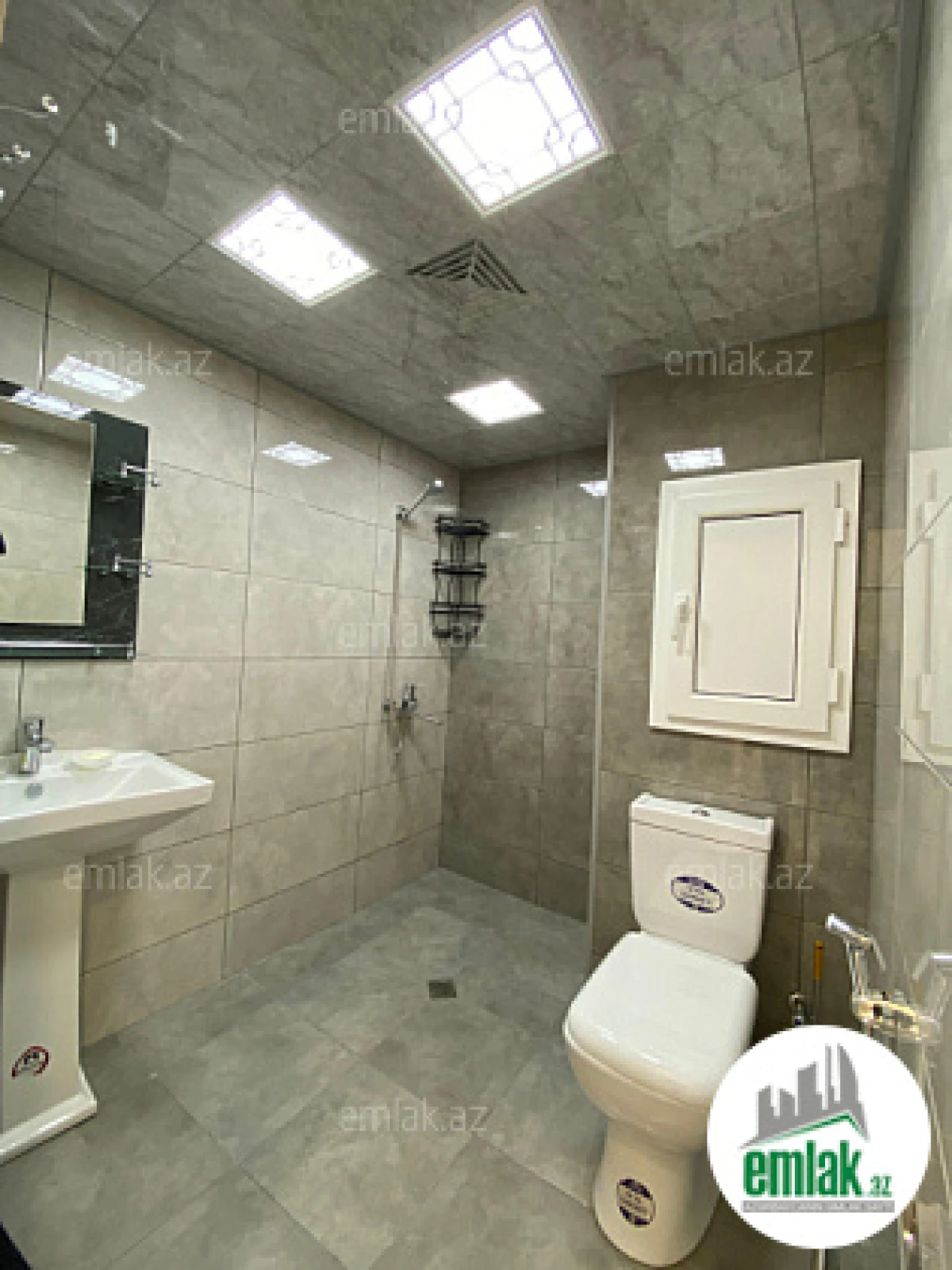 Satılır 2 otaqlı köhnə tikili 45 m²