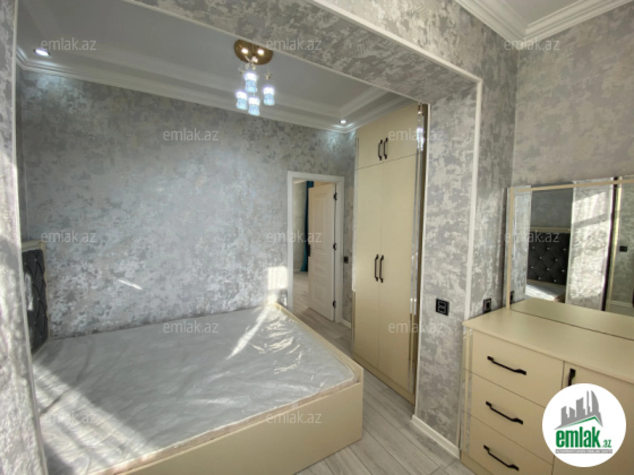 Satılır 2 otaqlı köhnə tikili 45 m²