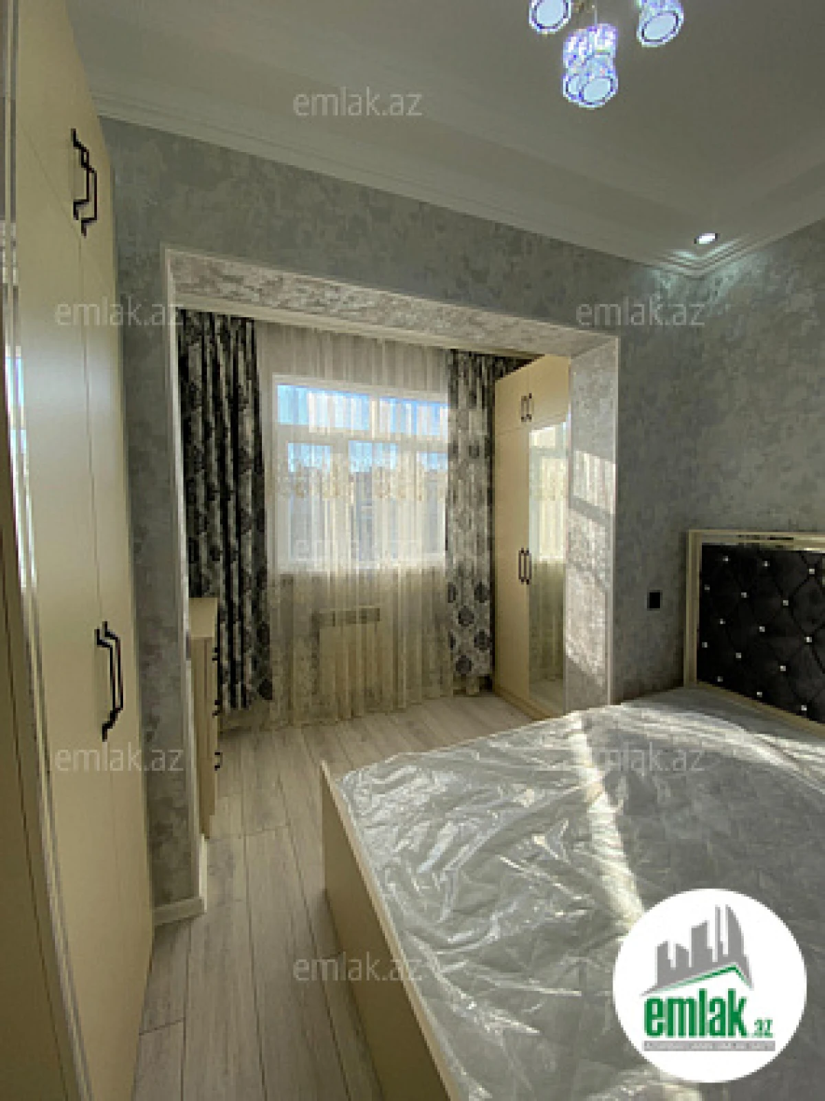 Satılır 2 otaqlı köhnə tikili 45 m²