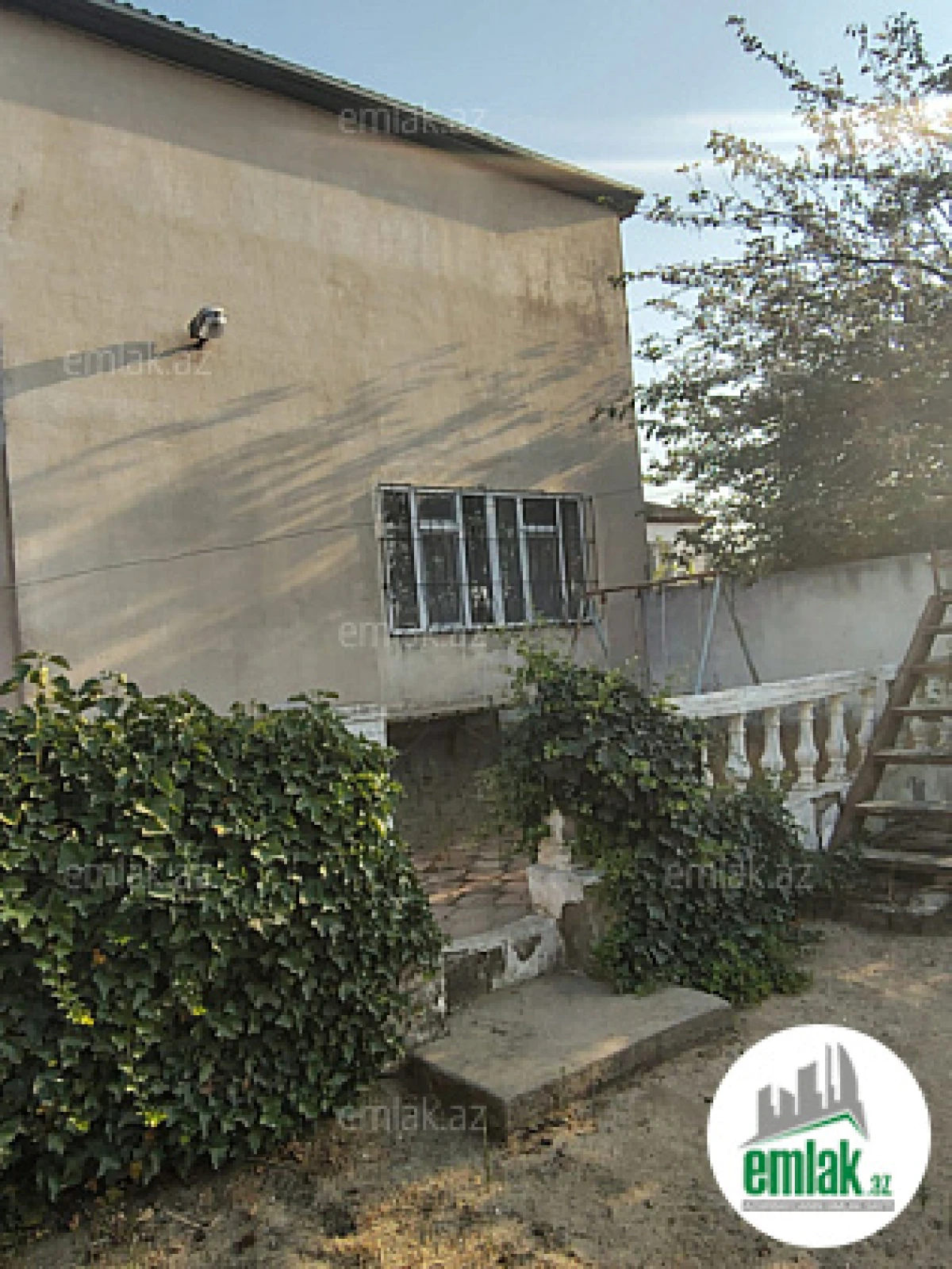 Satılır 7 otaqlı həyət evi 350 m²