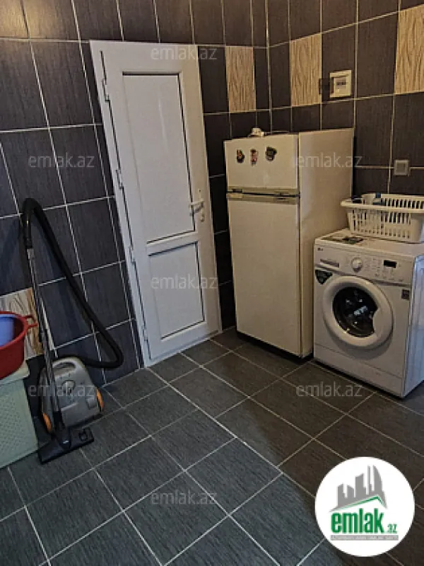 Satılır 7 otaqlı həyət evi 350 m²