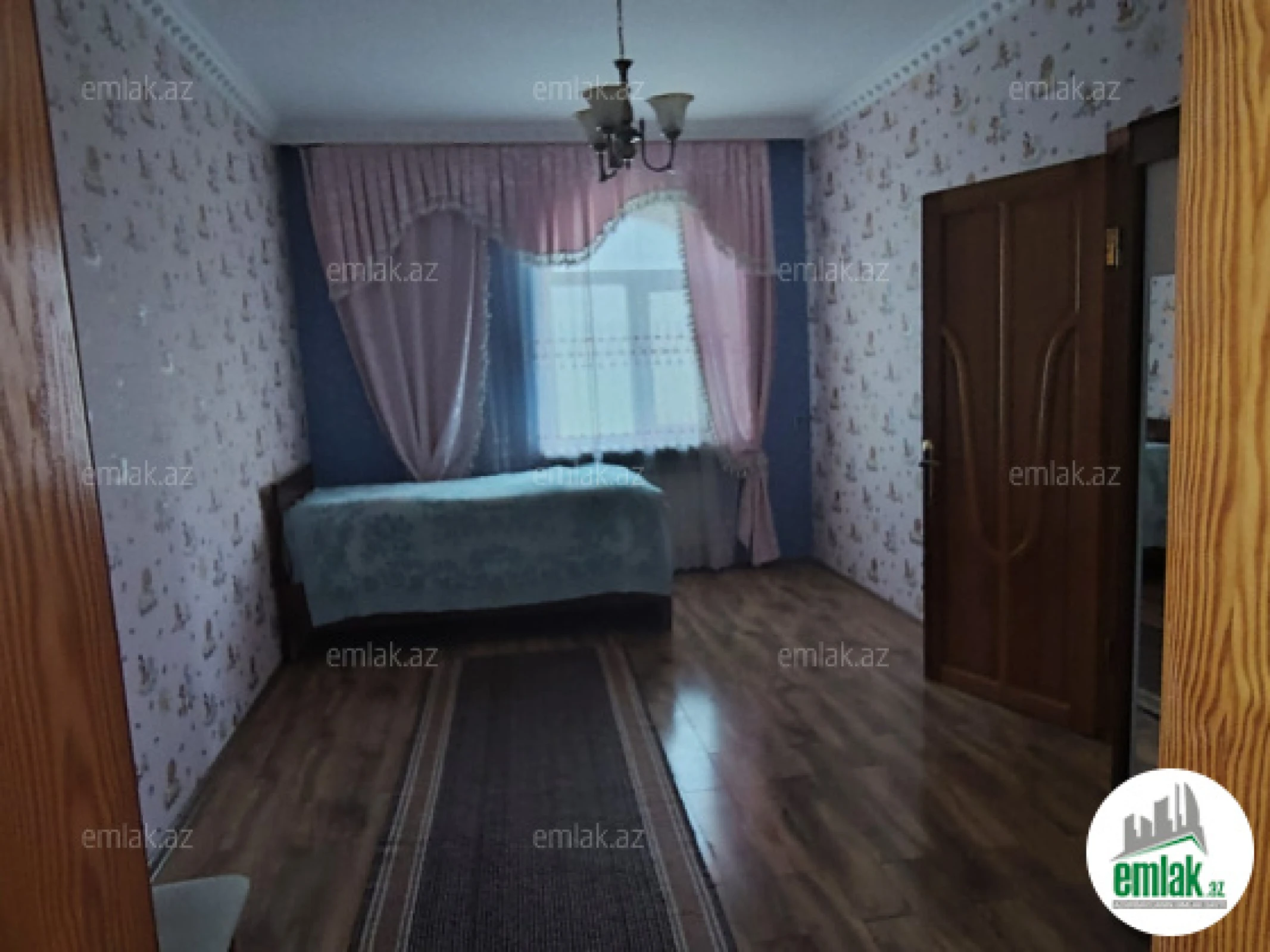 Satılır 7 otaqlı həyət evi 350 m²