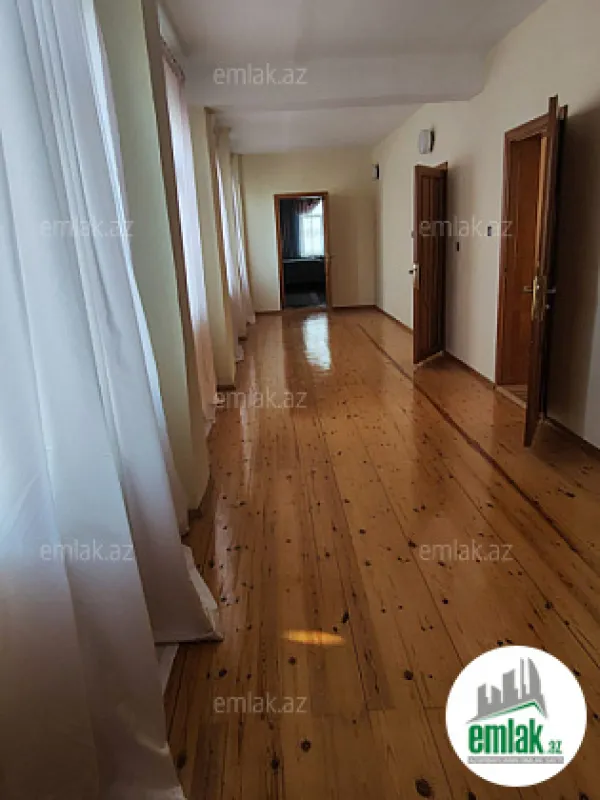 Satılır 7 otaqlı həyət evi 350 m²