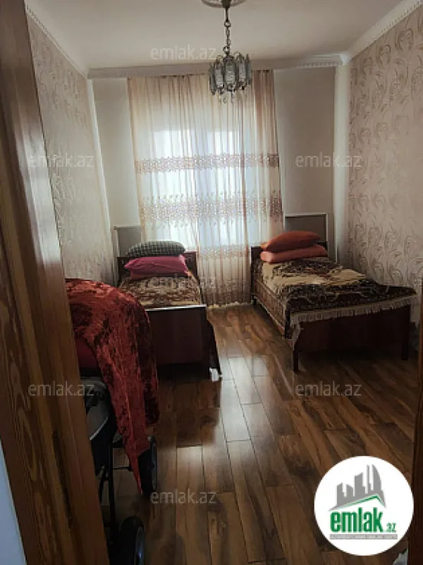 Satılır 7 otaqlı həyət evi 350 m²