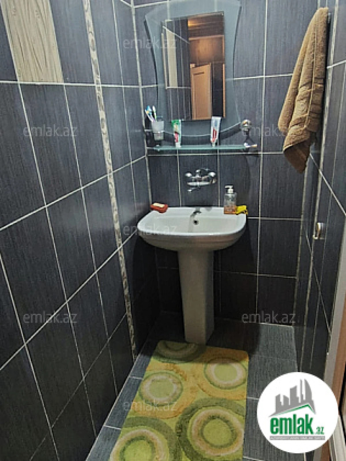 Satılır 7 otaqlı həyət evi 350 m²