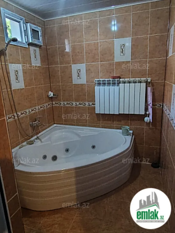 Satılır 7 otaqlı həyət evi 350 m²