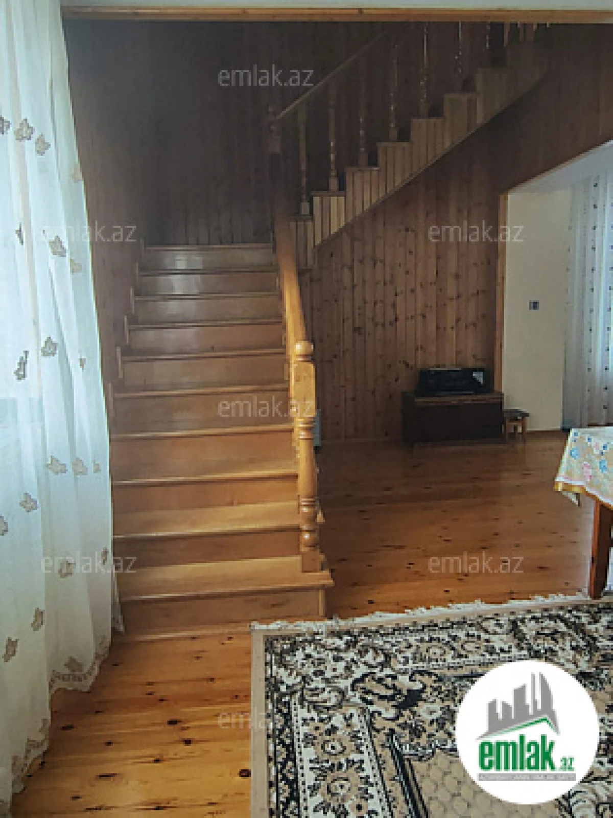 Satılır 7 otaqlı həyət evi 350 m²