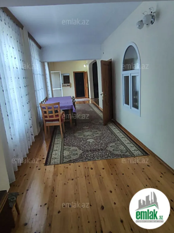 Satılır 7 otaqlı həyət evi 350 m²
