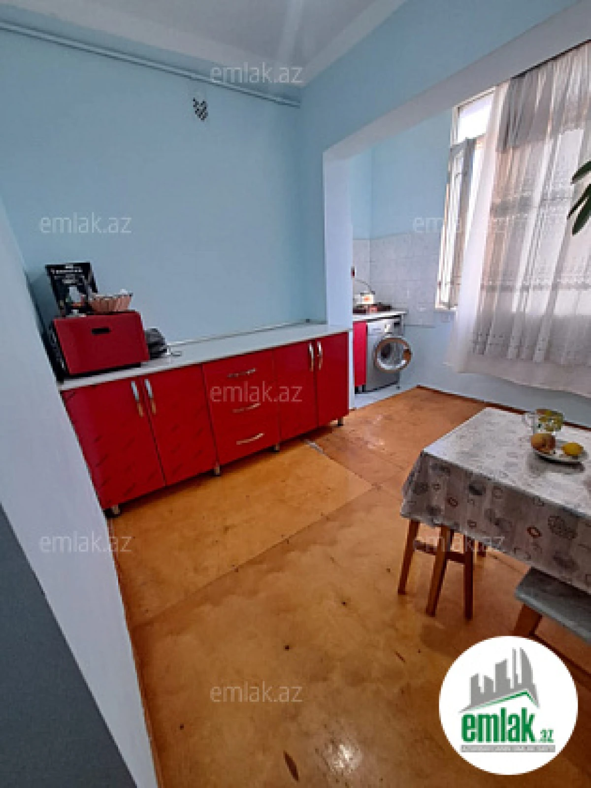 Satılır 2 otaqlı köhnə tikili 60 m²