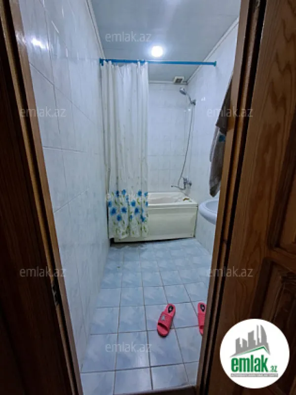 Satılır 2 otaqlı köhnə tikili 60 m²