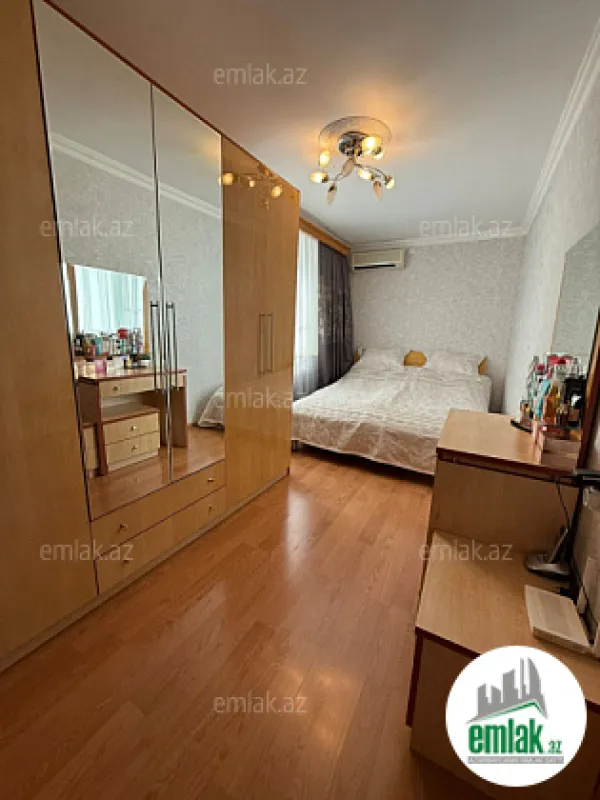 Satılır 2 otaqlı köhnə tikili 55 m²