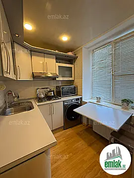 Satılır 2 otaqlı köhnə tikili 55 m²