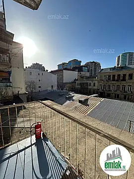 Satılır 3 otaqlı köhnə tikili 75 m²