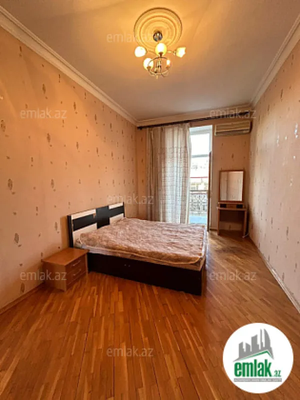 Satılır 3 otaqlı köhnə tikili 75 m²