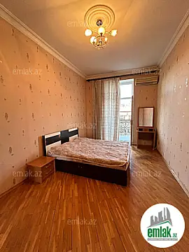 Satılır 3 otaqlı köhnə tikili 75 m²