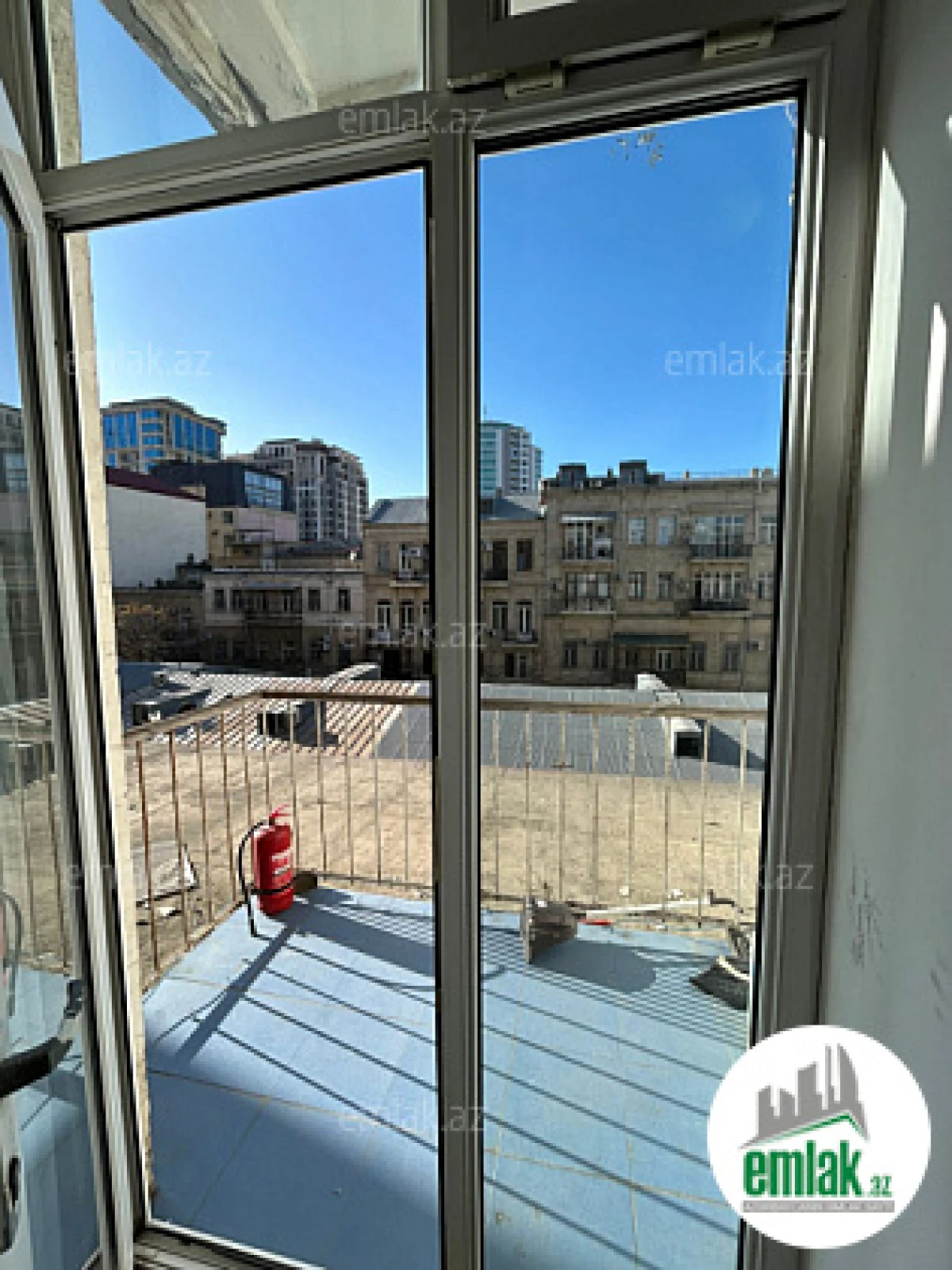 Satılır 3 otaqlı köhnə tikili 75 m²