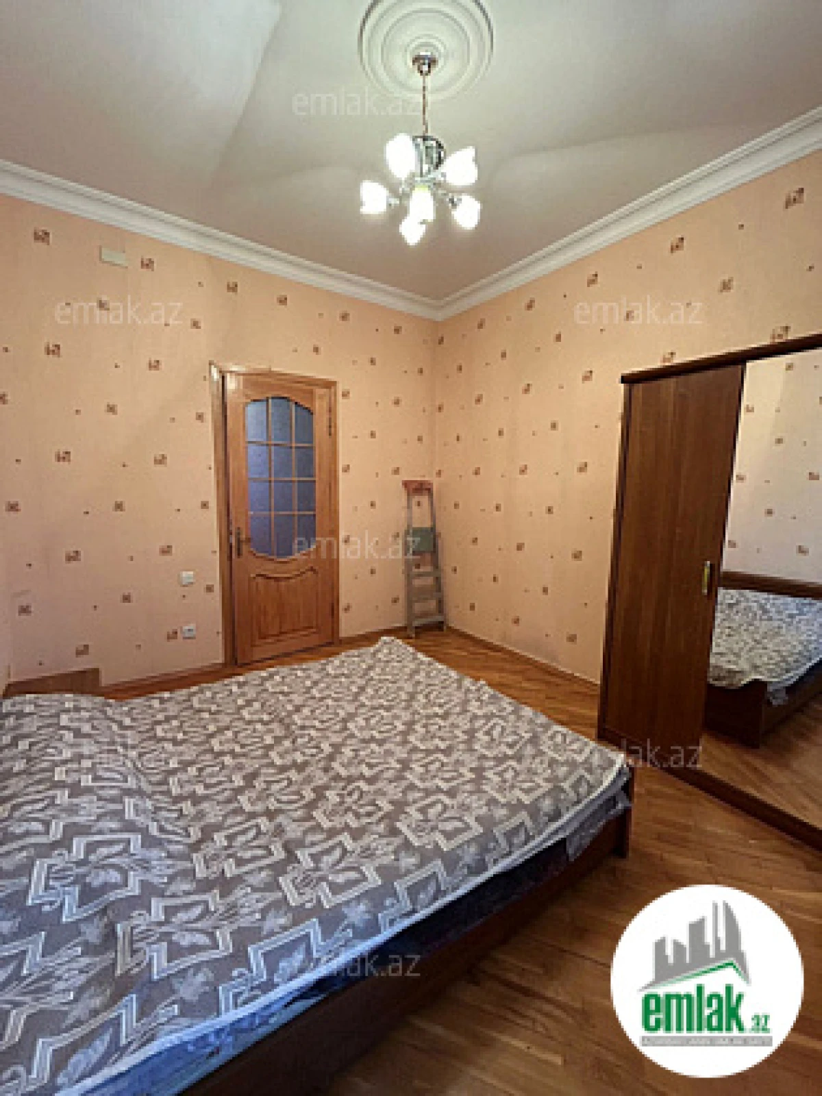 Satılır 3 otaqlı köhnə tikili 75 m²