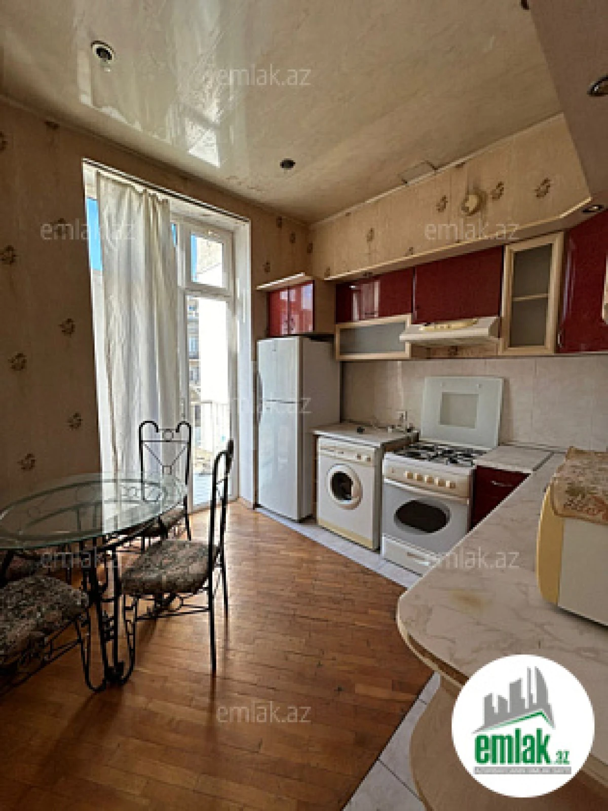 Satılır 3 otaqlı köhnə tikili 75 m²