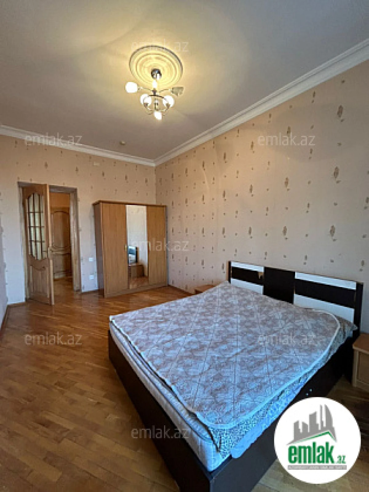 Satılır 3 otaqlı köhnə tikili 75 m²