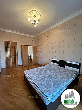 Satılır 3 otaqlı köhnə tikili 75 m²