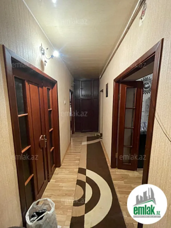 Satılır 4 otaqlı köhnə tikili 105 m²