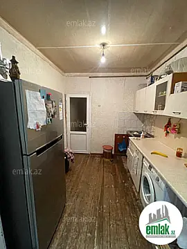 Satılır 4 otaqlı köhnə tikili 105 m²