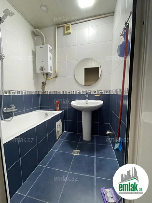 Satılır 4 otaqlı köhnə tikili 105 m²