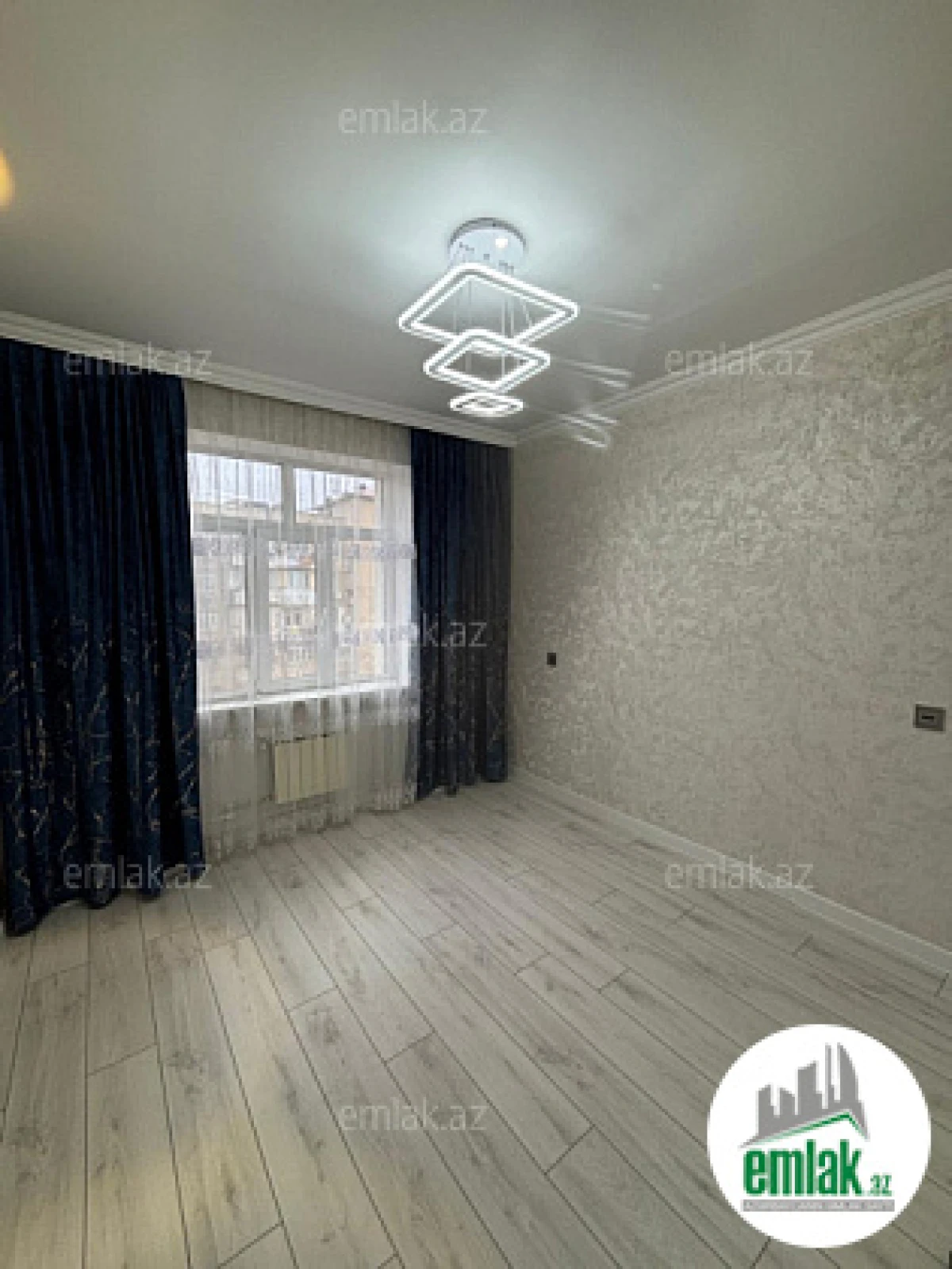 Satılır 2 otaqlı köhnə tikili 55 m²