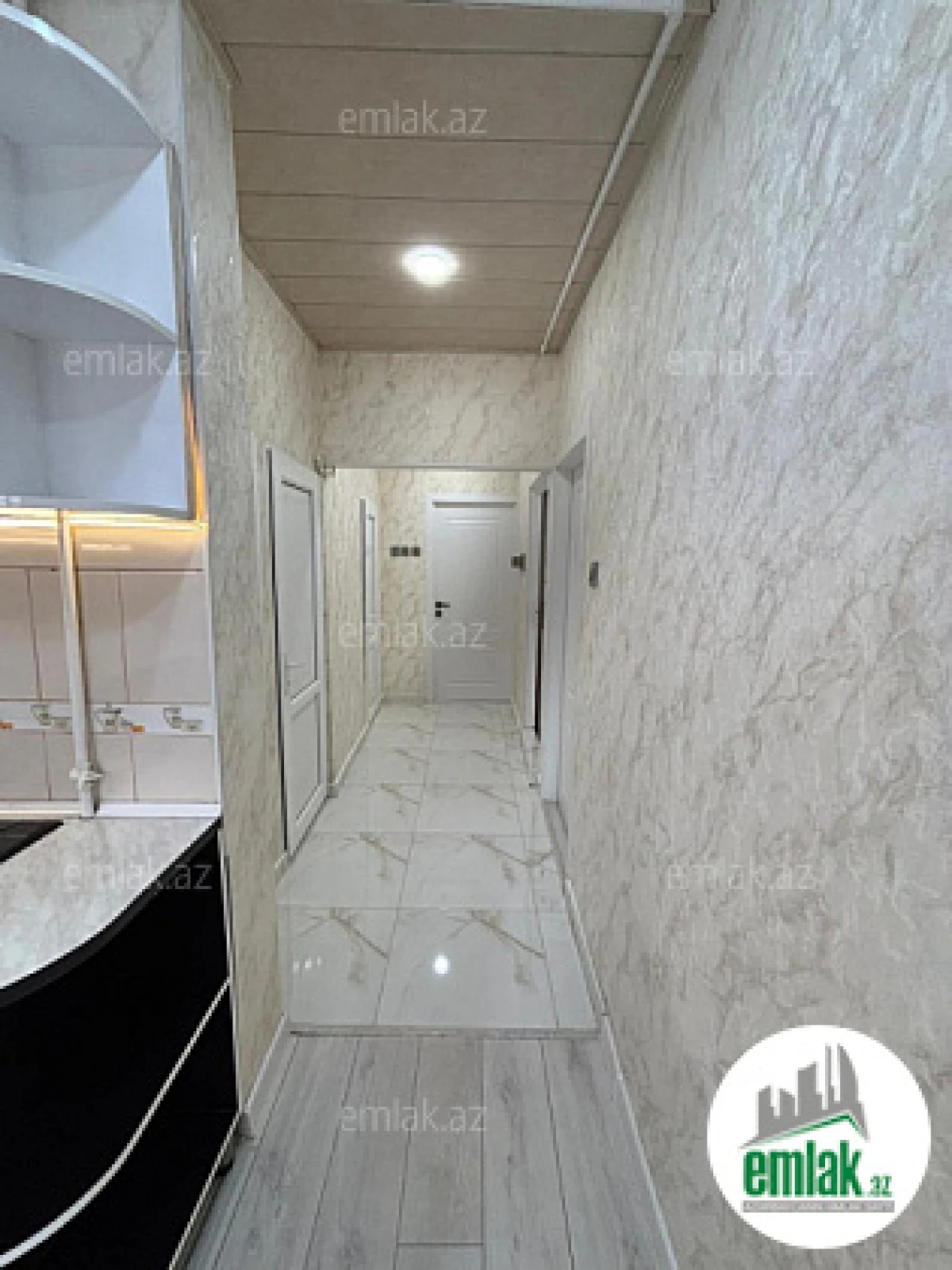 Satılır 2 otaqlı köhnə tikili 55 m²