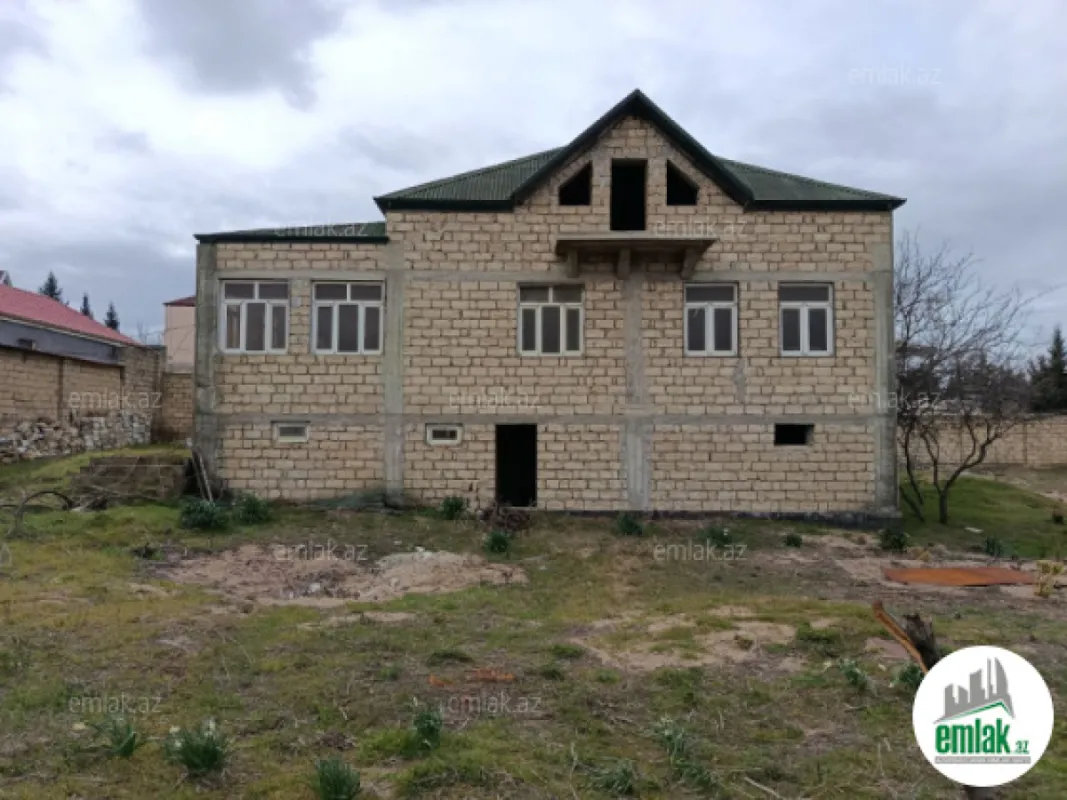 Satılır 4 otaqlı mənzil 390 m²