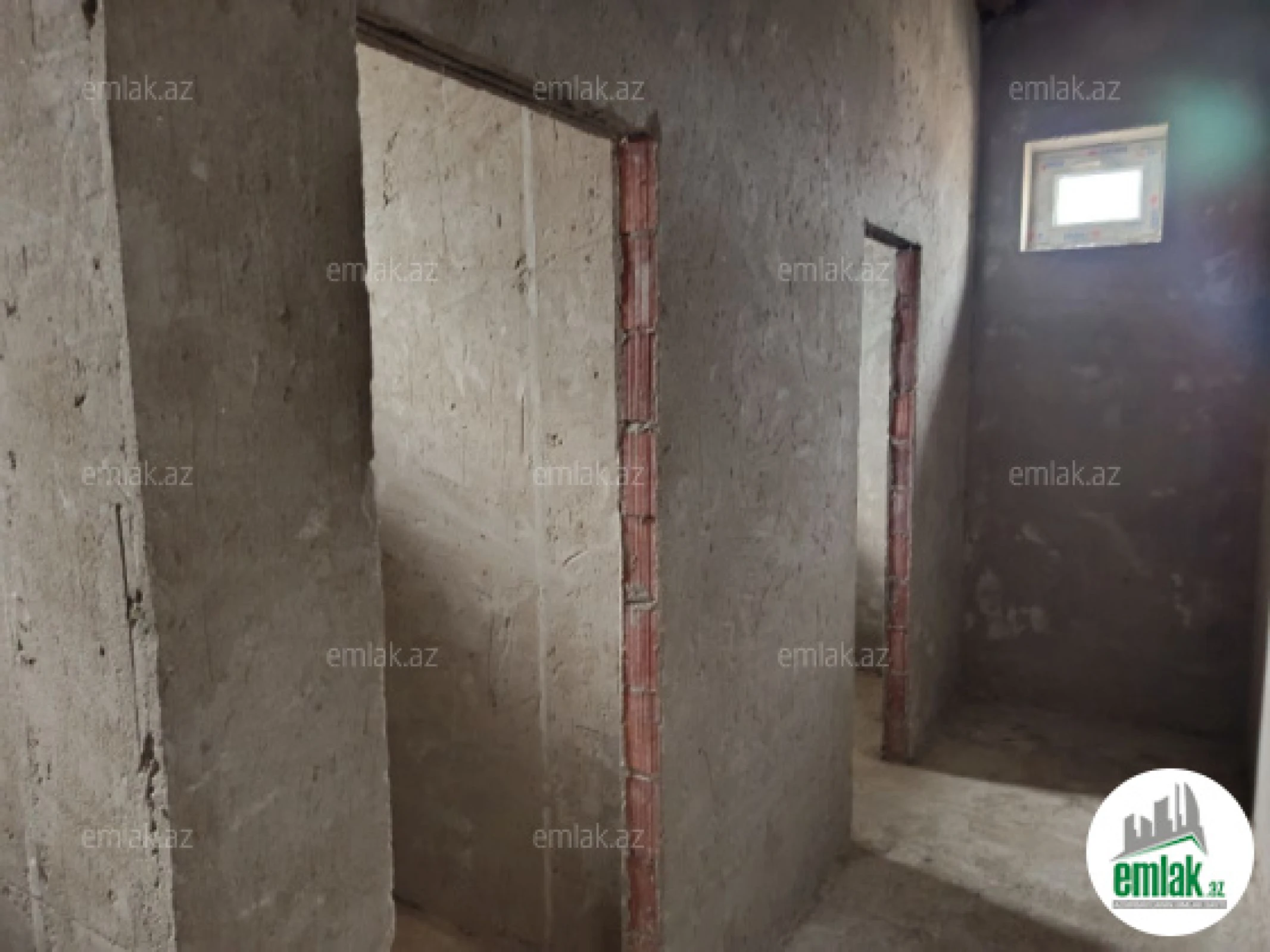 Satılır 4 otaqlı mənzil 390 m²