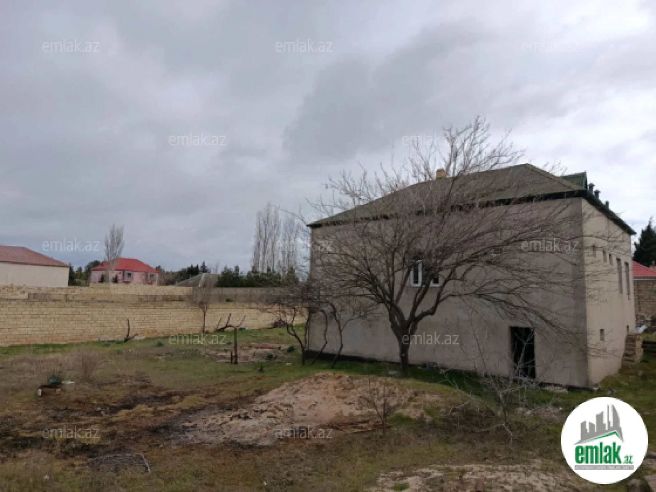 Satılır 4 otaqlı mənzil 390 m²