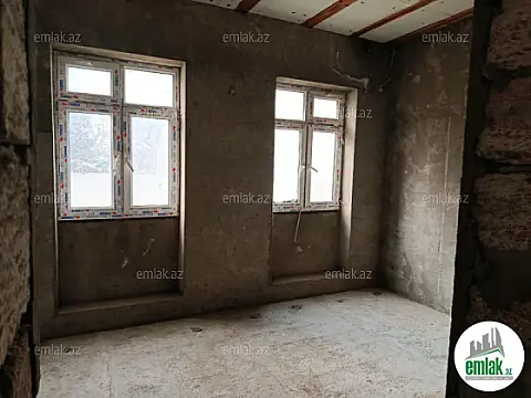Satılır 4 otaqlı mənzil 390 m²
