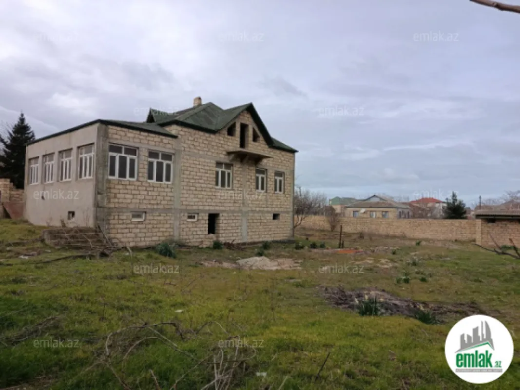 Satılır 4 otaqlı mənzil 390 m²