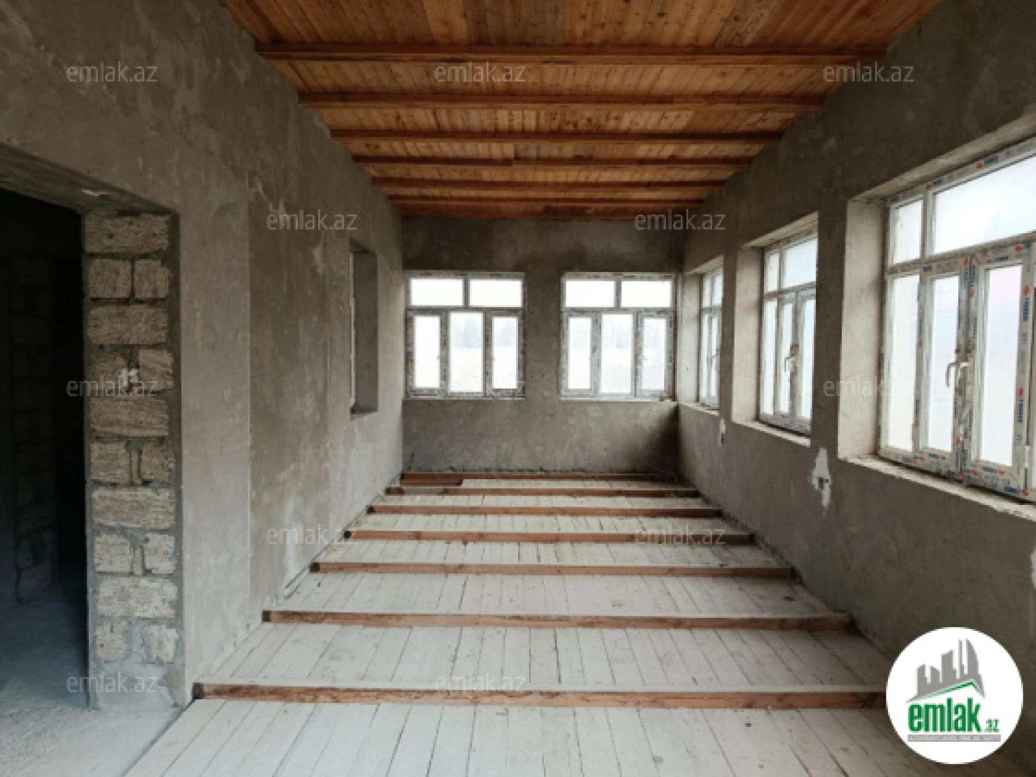 Satılır 4 otaqlı mənzil 390 m²