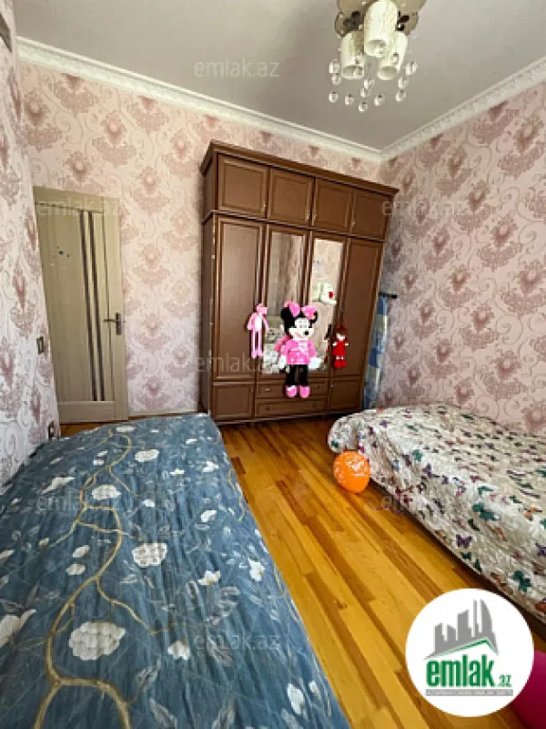 Satılır 4 otaqlı həyət evi 140 m²
