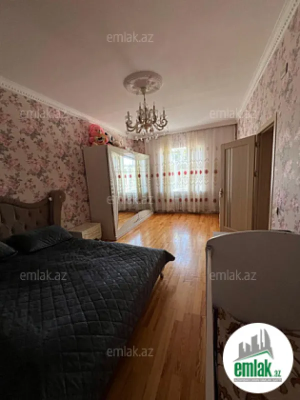 Satılır 4 otaqlı həyət evi 140 m²