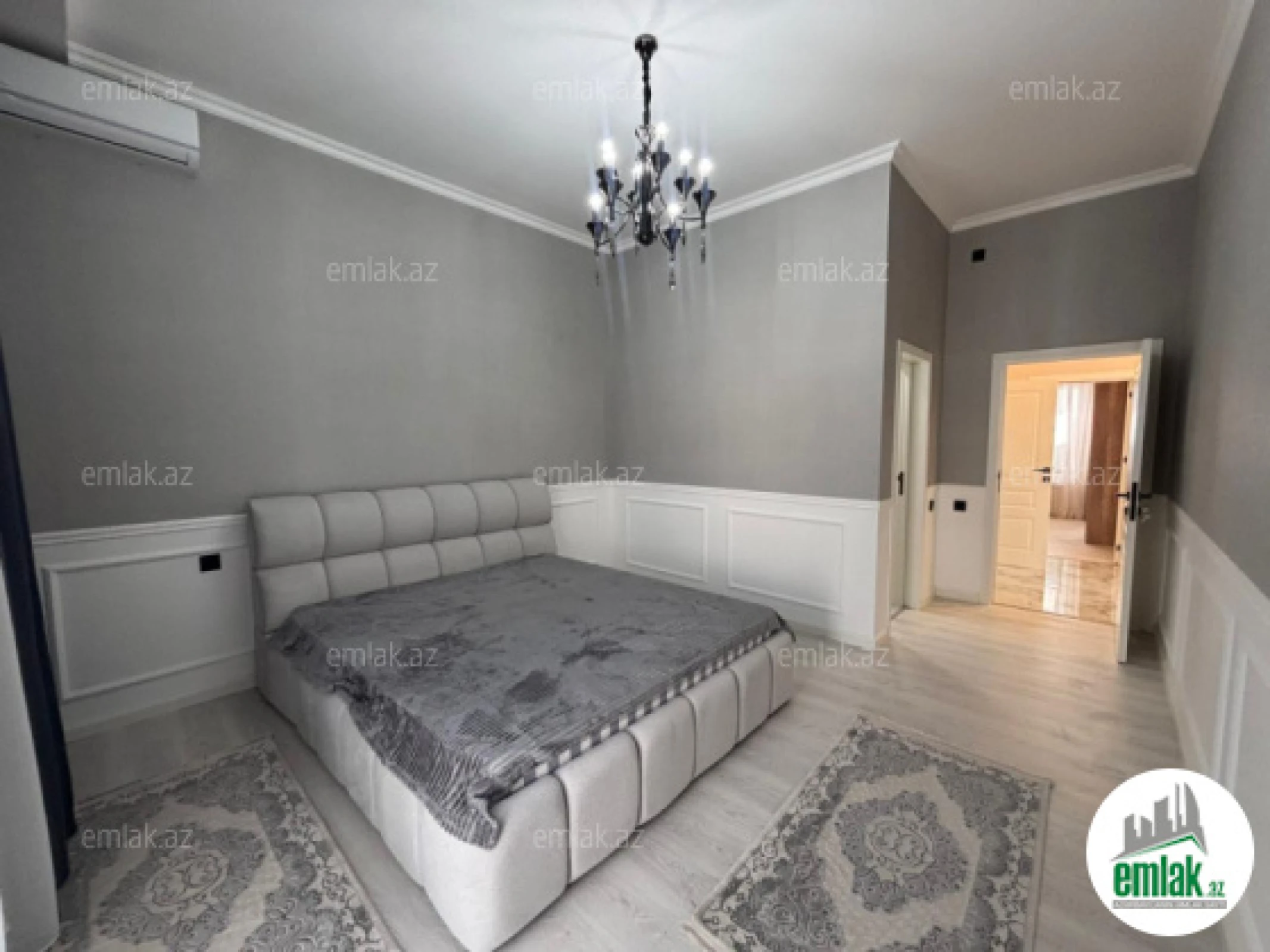 Satılır 4 otaqlı mənzil 150 m²