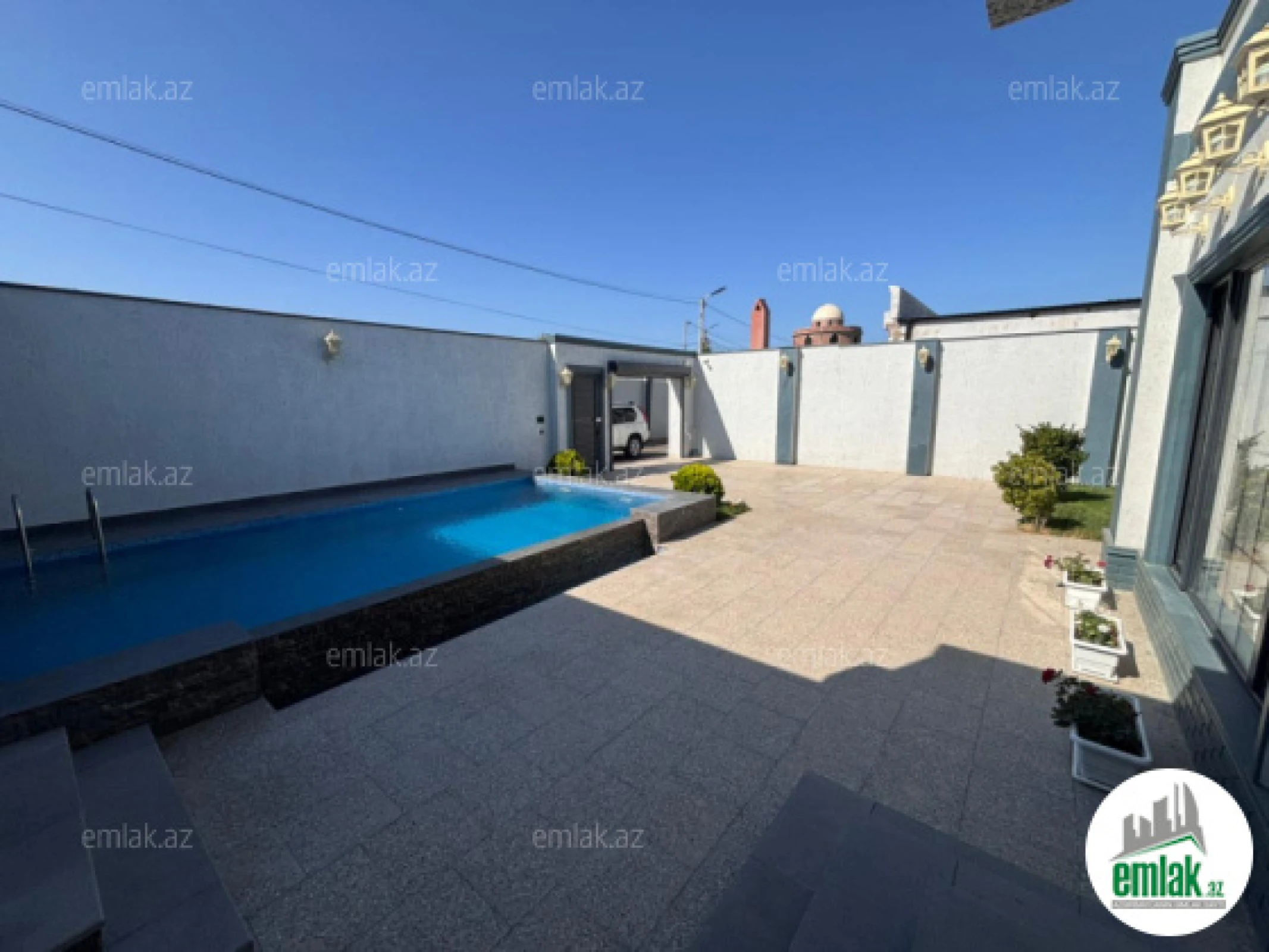 Satılır 4 otaqlı mənzil 150 m²