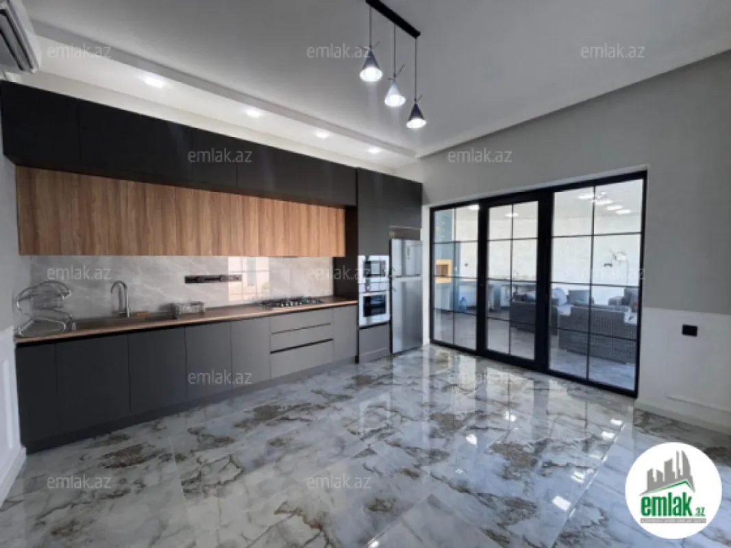 Satılır 4 otaqlı mənzil 150 m²
