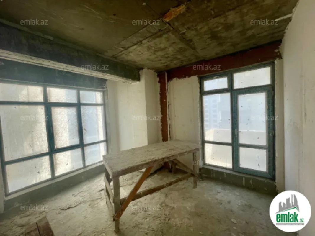 Satılır 3 otaqlı yeni tikili 136 m²