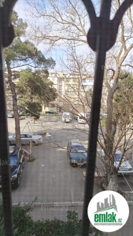 Satılır 3 otaqlı köhnə tikili 85 m²