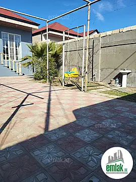 Satılır 3 otaqlı həyət evi 100 m²