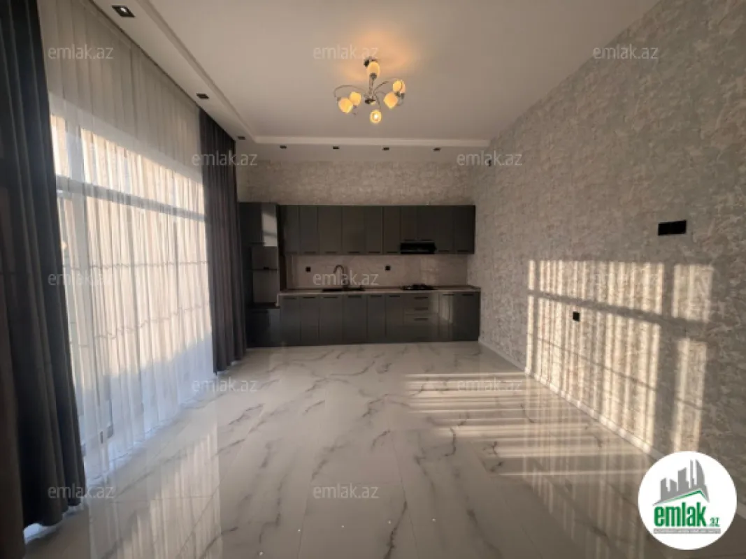 Satılır 4 otaqlı mənzil 160 m²
