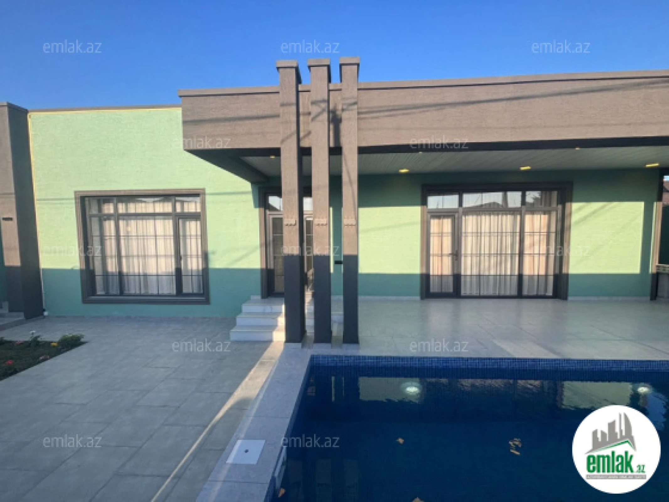 Satılır 4 otaqlı mənzil 160 m²