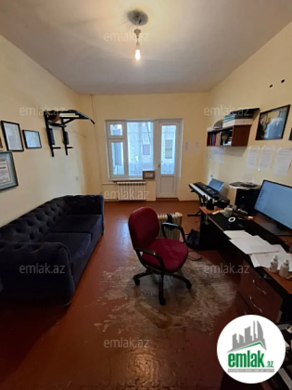Satılır 3 otaqlı köhnə tikili 80 m²