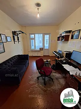Satılır 3 otaqlı köhnə tikili 80 m²