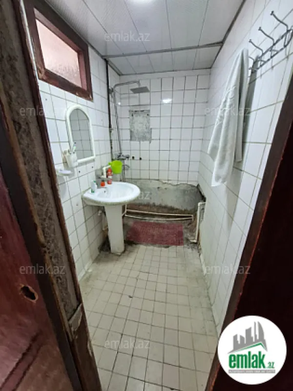 Satılır 3 otaqlı köhnə tikili 80 m²